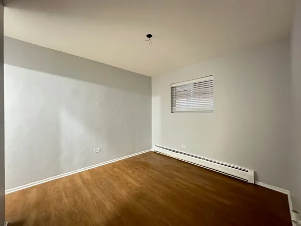 $1,425 | 4612 North Beacon Street, Unit 1G, Chicago, IL 60640