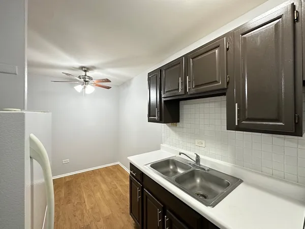 $1,425 | 4612 North Beacon Street, Unit 1G, Chicago, IL 60640