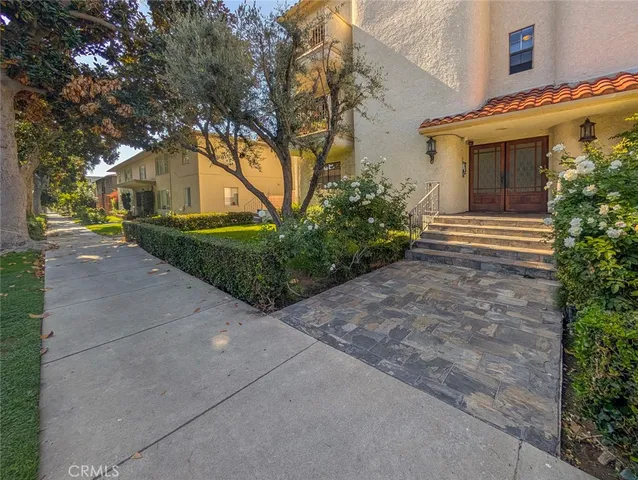 $3,400 | 227 South Madison Avenue, Unit 102, Pasadena, CA 91101