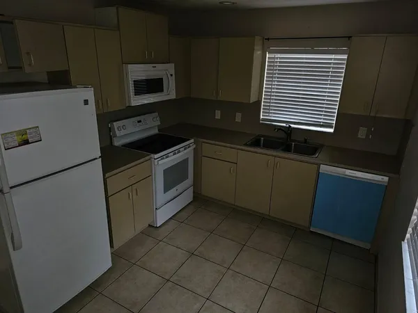 $2,550 | 5925 Northwest 23rd Street, Lauderhill, FL 33313