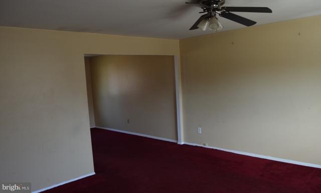 5436 Whitfield Chapel Road Lanham, MD 20706 - Photo 5 of 17 Living Room