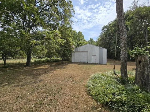 $345,000 | 345 Northwest 51st Road, Clinton, MO 64735