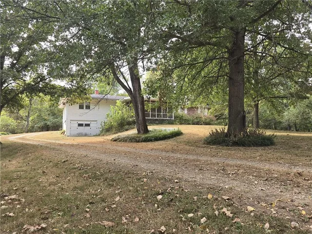 $345,000 | 345 Northwest 51st Road, Clinton, MO 64735