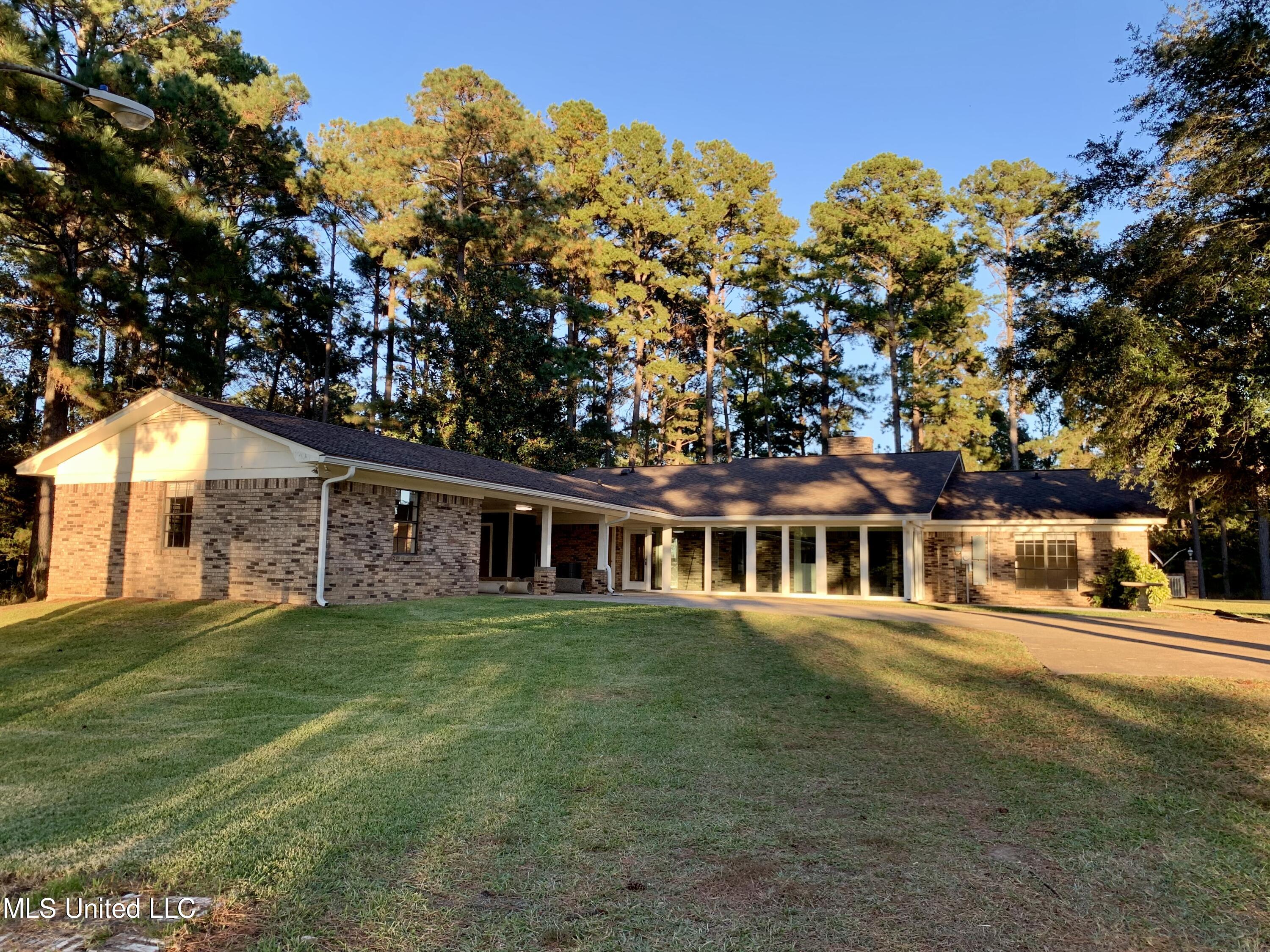 1089 Gallatin Road Crystal Springs, MS 39059 - Photo 5 of 40 B9945AF3-381E-4942-87CA-38406FDBC6B8