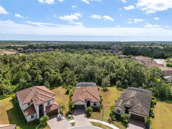 $579,999 | 20930 Valore Court, Venice, FL 34293