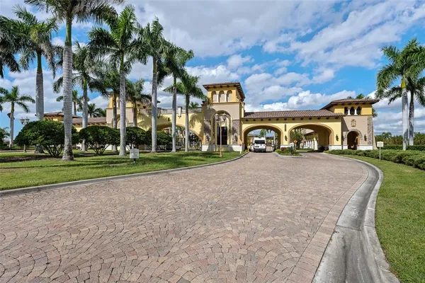 $579,999 | 20930 Valore Court, Venice, FL 34293