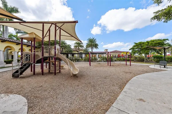 $579,999 | 20930 Valore Court, Venice, FL 34293