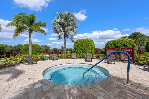$579,999 | 20930 Valore Court, Venice, FL 34293