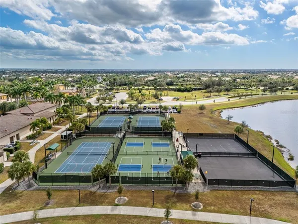 $579,999 | 20930 Valore Court, Venice, FL 34293