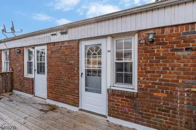 a car parked in front of a building