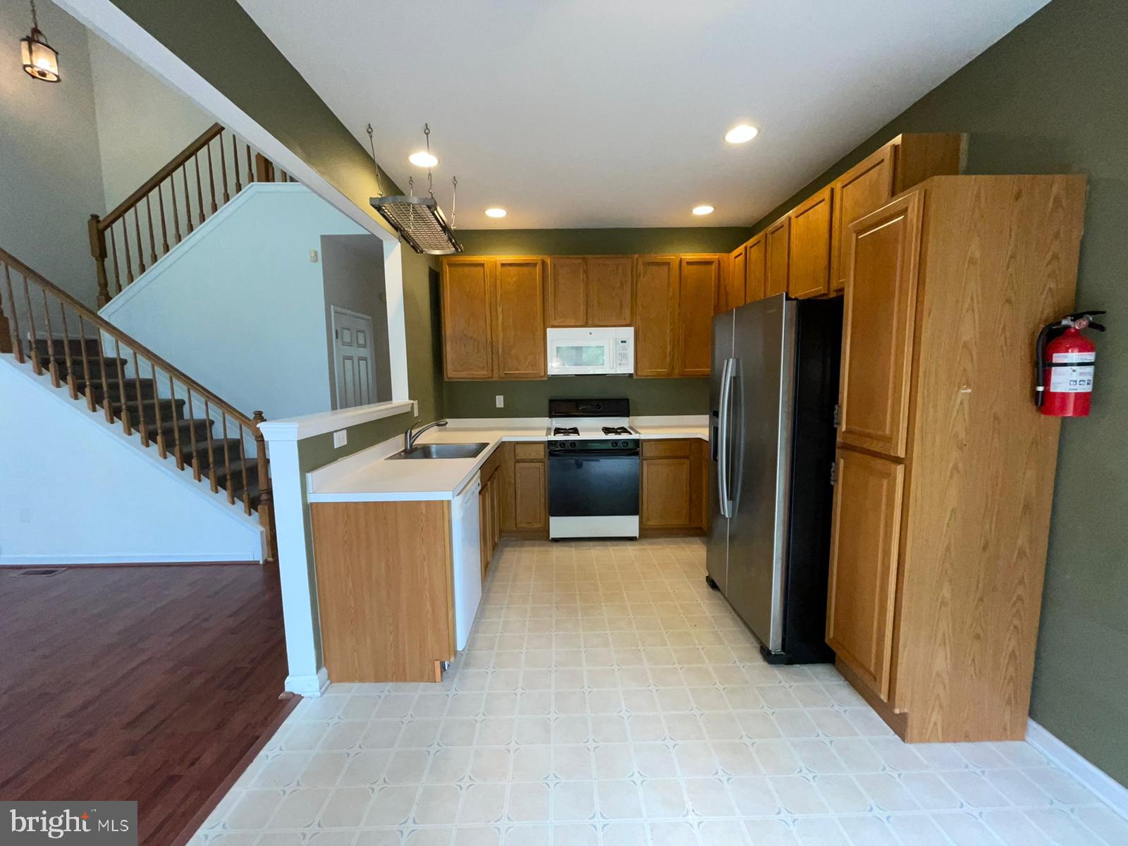 138 Threadleaf Terrace Burlington, NJ 08016 - Photo 7 of 17