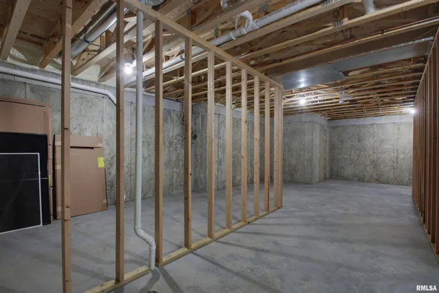 $409,000 | 2500 Taylor Drive, Quincy, IL 62305