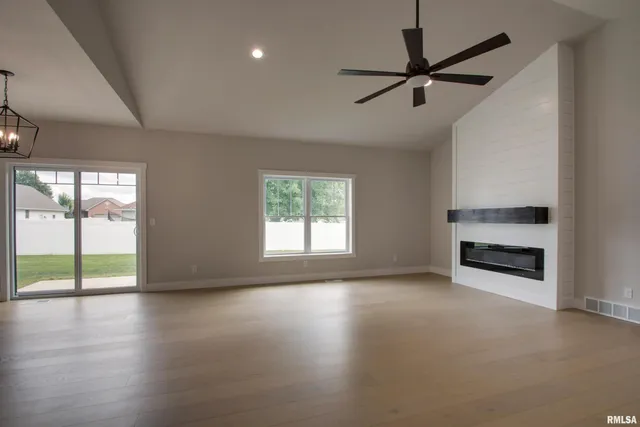 $409,000 | 2500 Taylor Drive, Quincy, IL 62305