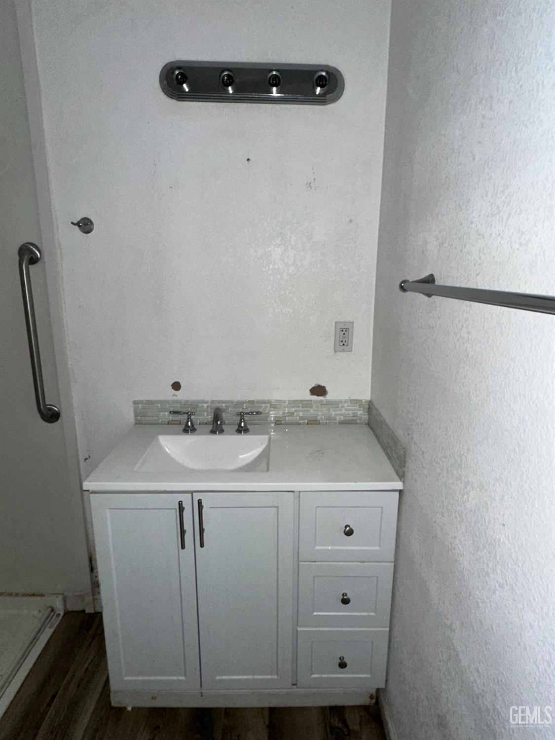 Undisclosed Address Bakersfield, CA 93308 - Photo 8 of 20