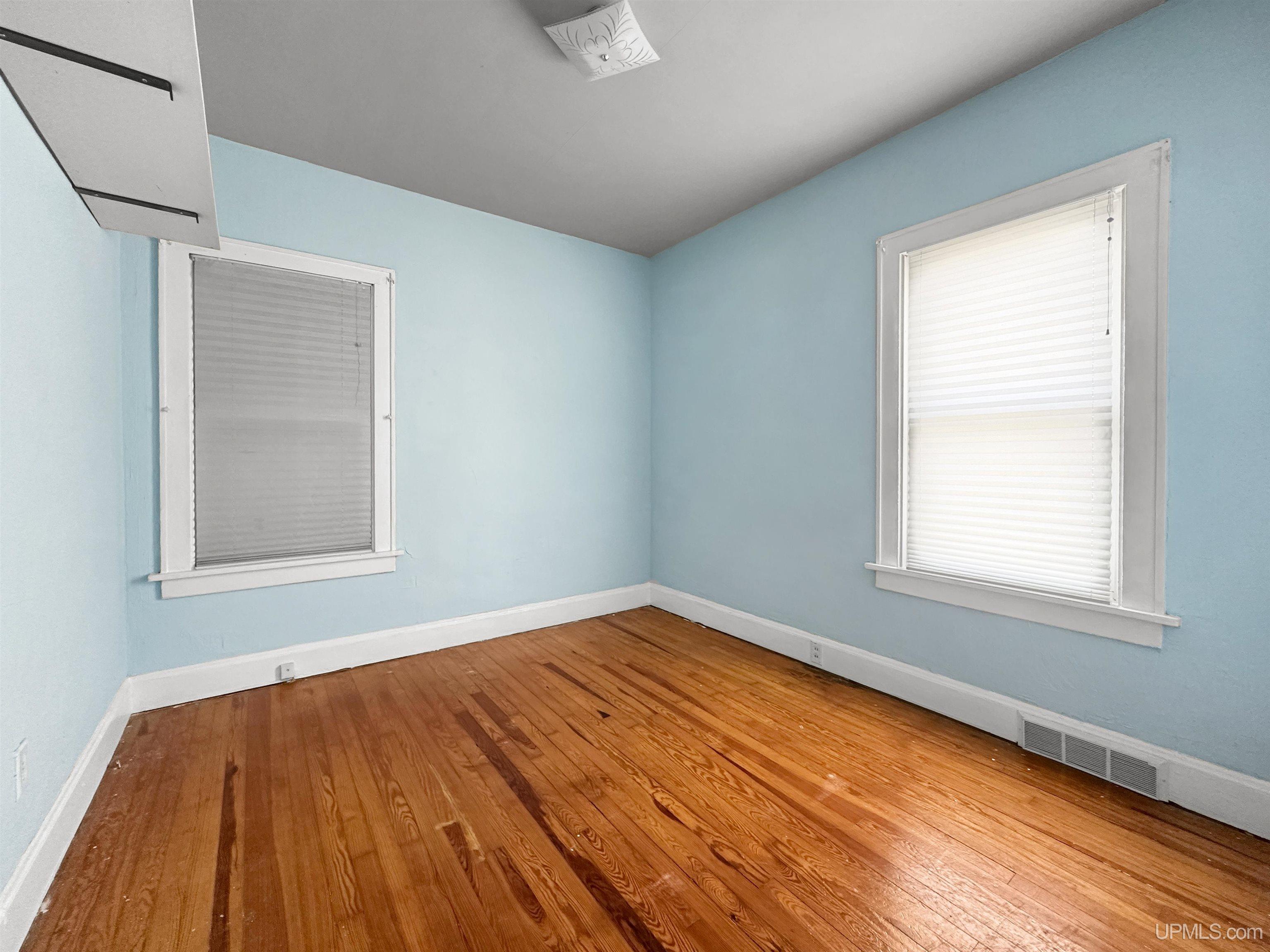 1715 South 22nd Street Escanaba, MI 49829 - Photo 8 of 17