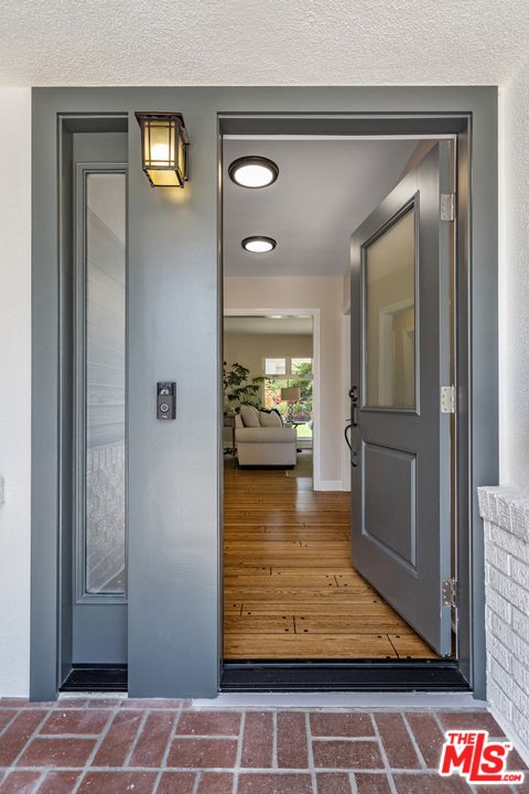 6370 Riggs Place Los Angeles, CA 90045 - Photo 2 of 30