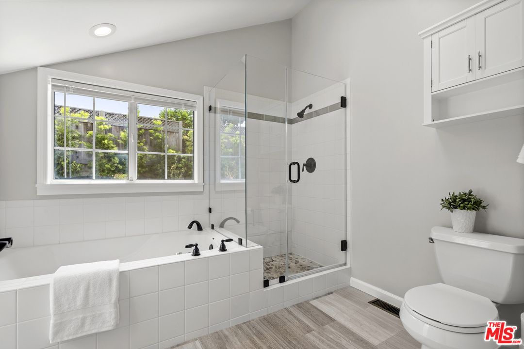 6370 Riggs Place Los Angeles, CA 90045 - Photo 11 of 30