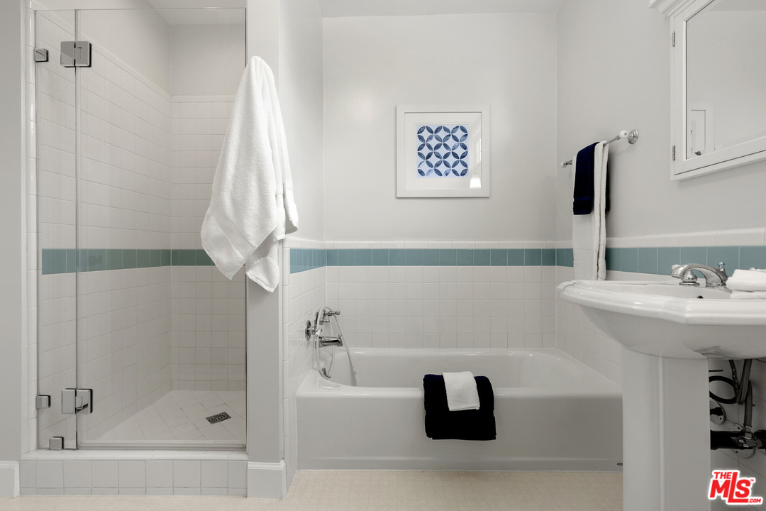 6370 Riggs Place Los Angeles, CA 90045 - Photo 19 of 30