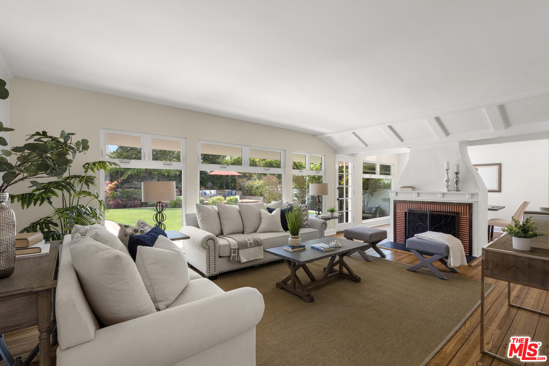 6370 Riggs Place Los Angeles, CA 90045 - Photo 3 of 30