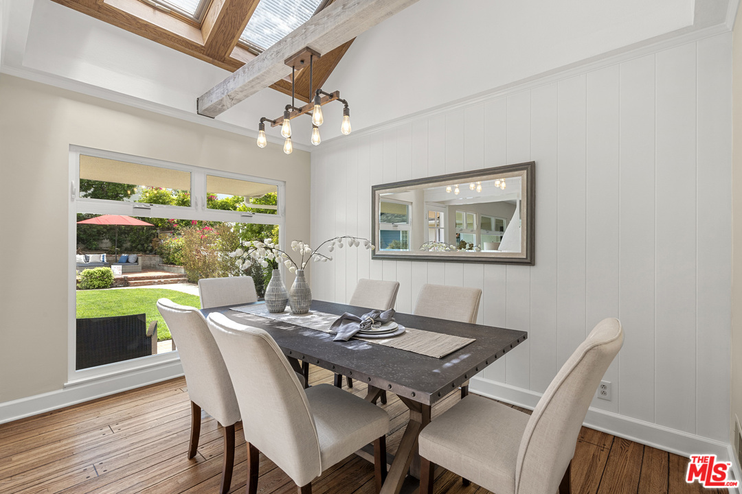 6370 Riggs Place Los Angeles, CA 90045 - Photo 4 of 30