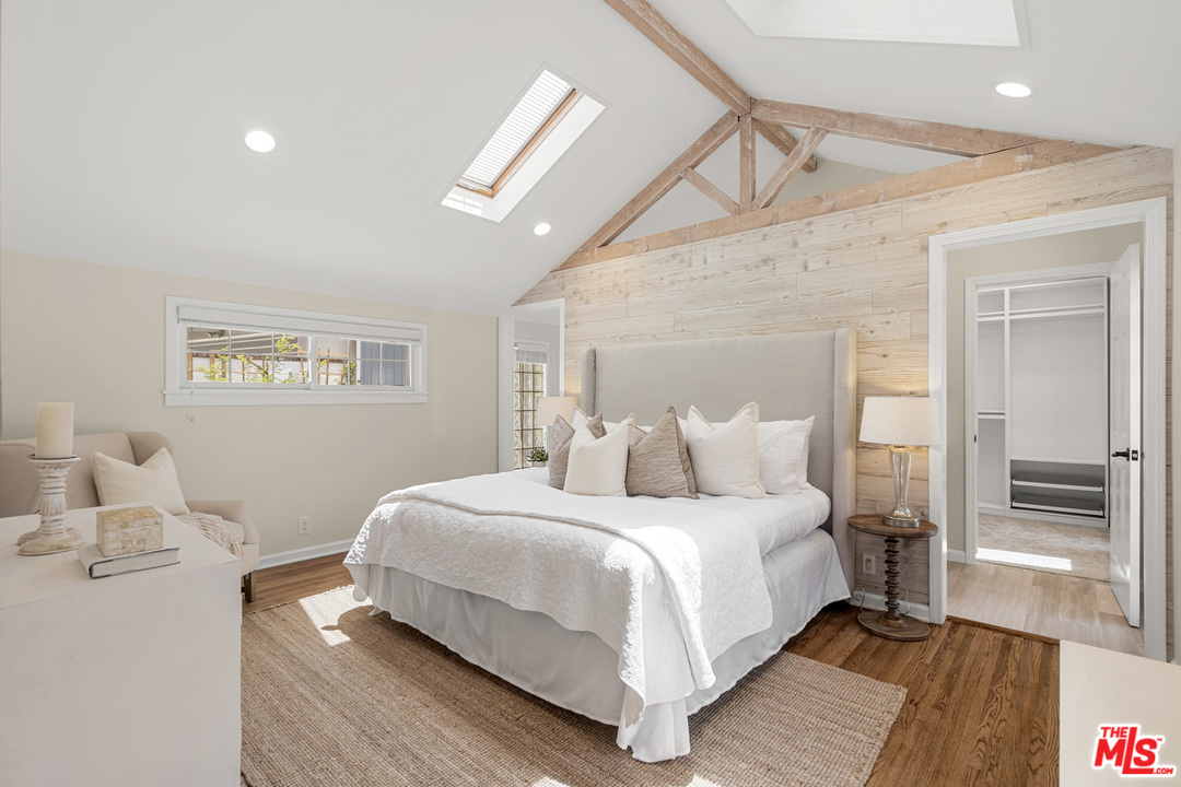 6370 Riggs Place Los Angeles, CA 90045 - Photo 8 of 30