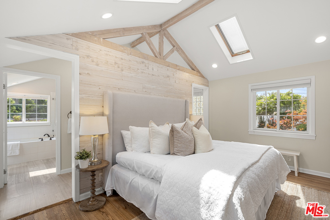 6370 Riggs Place Los Angeles, CA 90045 - Photo 9 of 30