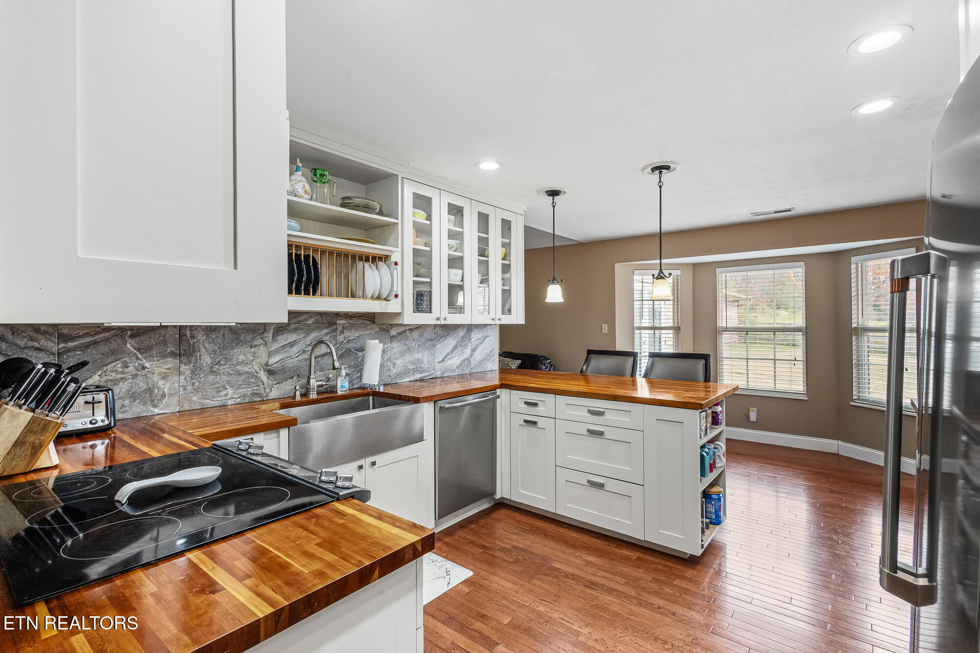 5545 J Riley W Drive Greenback, TN 37742 - Photo 13 of 37 5545 West J Riley Dr-10