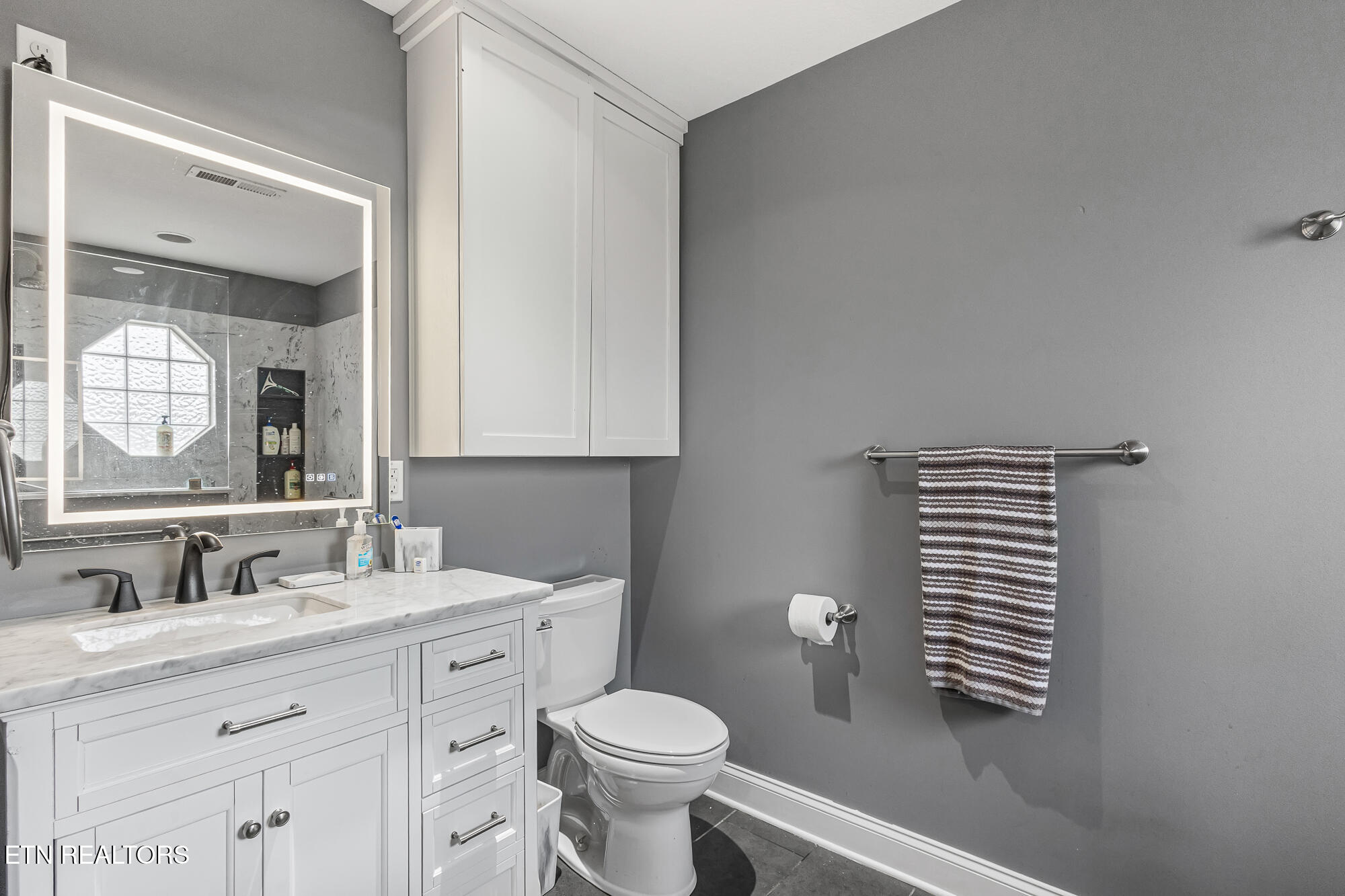 5545 J Riley W Drive Greenback, TN 37742 - Photo 19 of 37 5545 West J Riley Dr-14