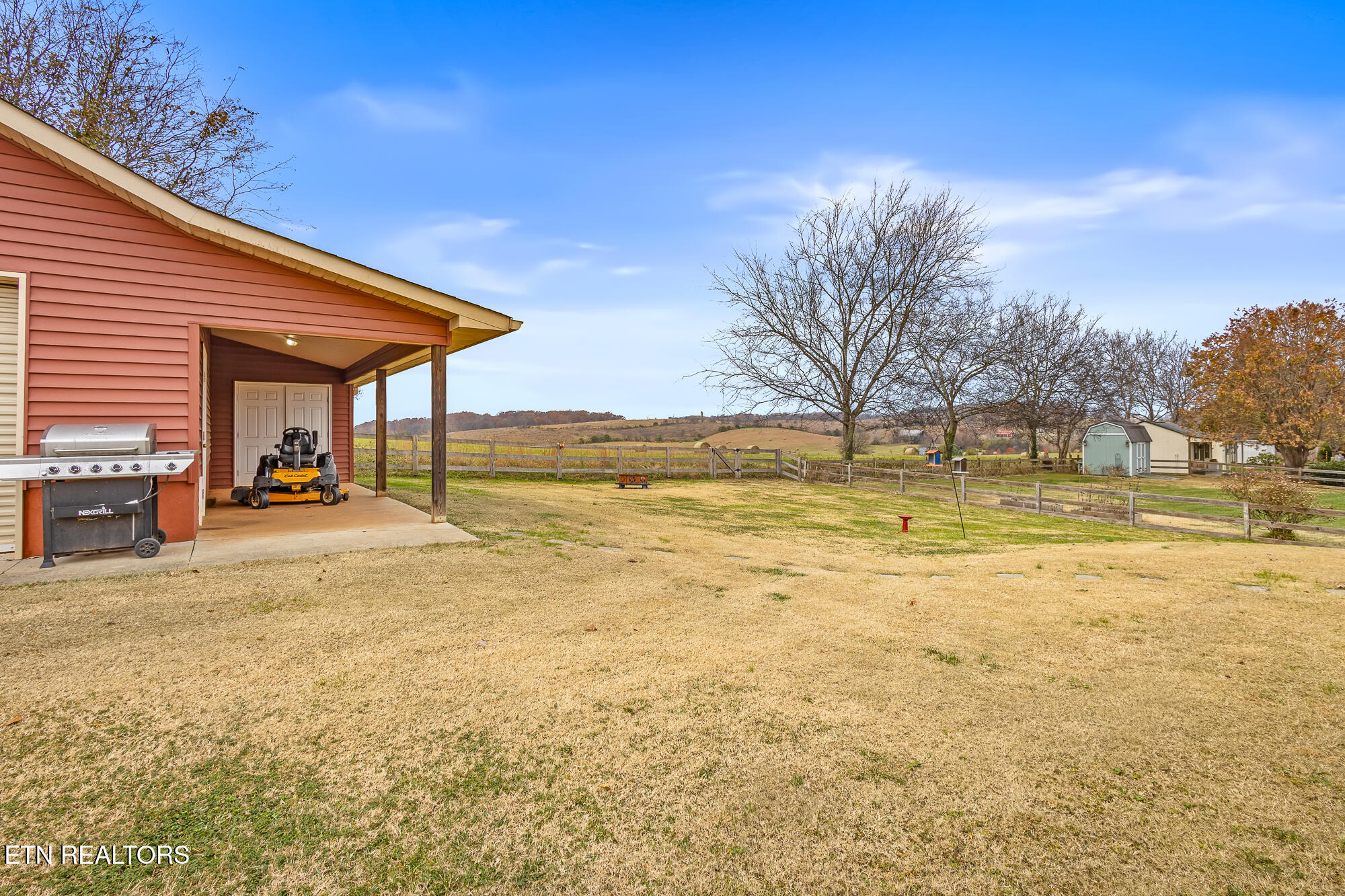 5545 J Riley W Drive Greenback, TN 37742 - Photo 26 of 37 5545 West J Riley Dr-23