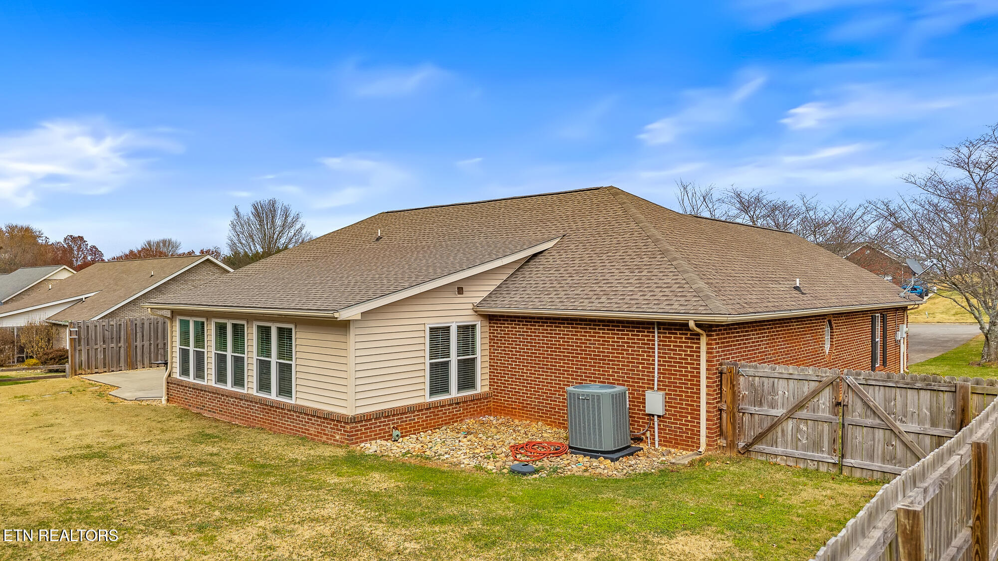 5545 J Riley W Drive Greenback, TN 37742 - Photo 6 of 37 5545 West J Riley Dr-38