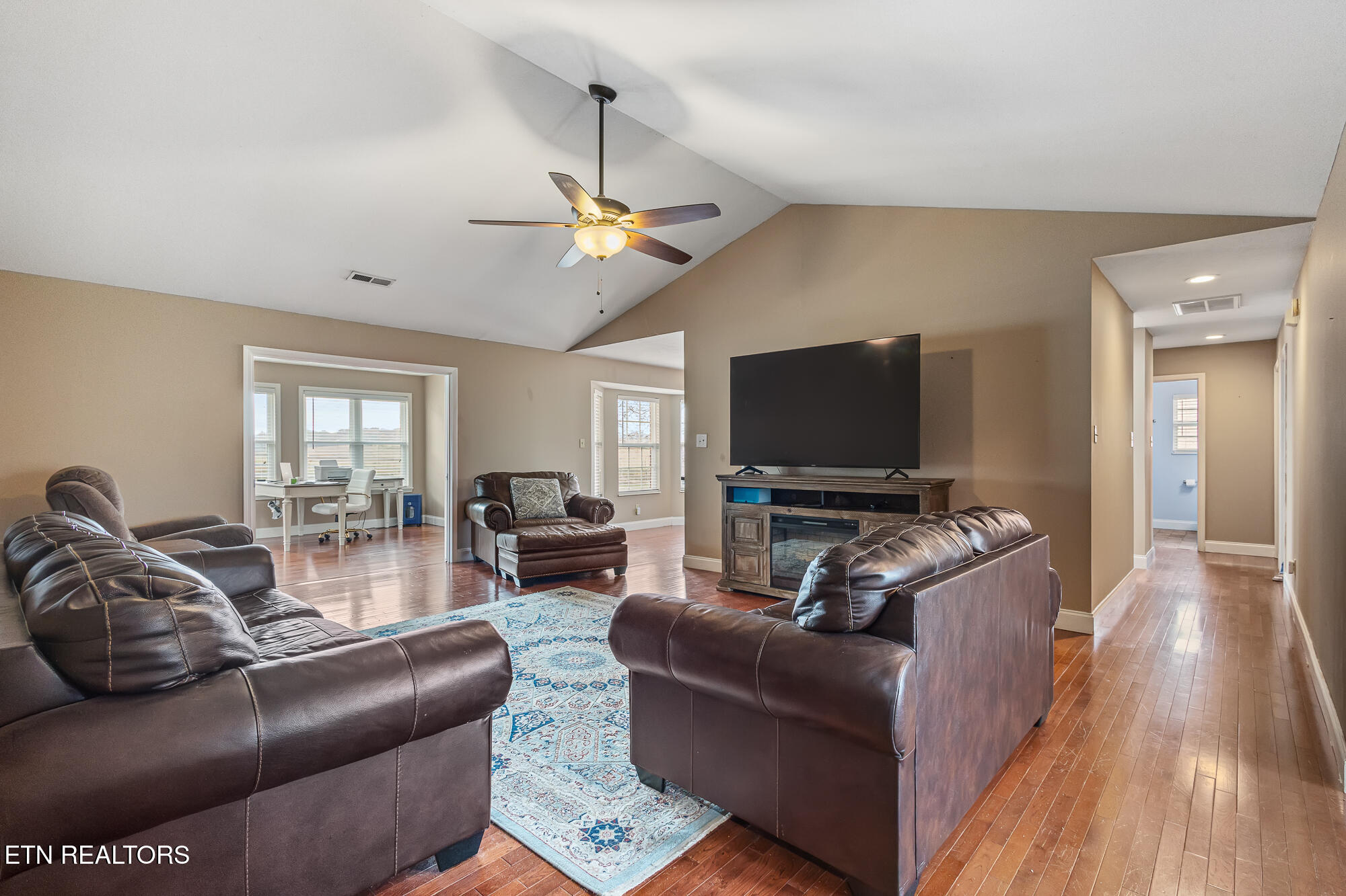 5545 J Riley W Drive Greenback, TN 37742 - Photo 7 of 37 5545 West J Riley Dr-3