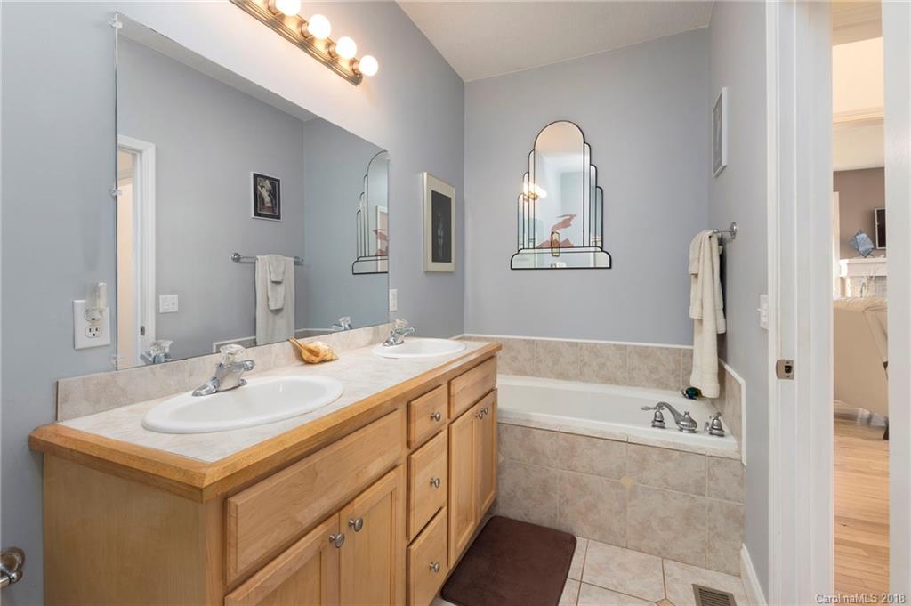 110 Dalya Road Swannanoa, NC 28778 - Photo 12 of 28 Gallery Image 12