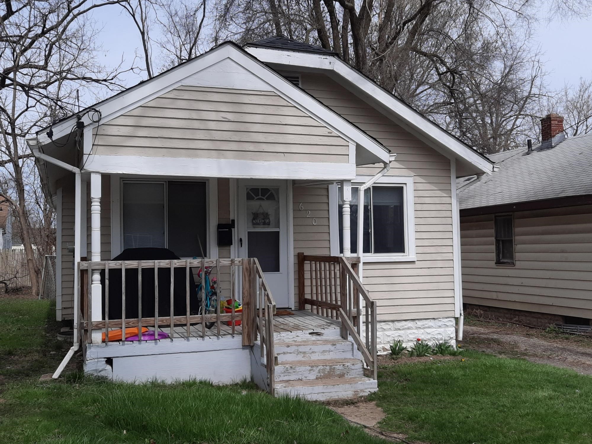 620 Simcoe Avenue Flint, MI 48507 - Photo 1 of 19 50138609-0cb51b14-d7b2-49be-9dfa-b4f134db6693.JPG