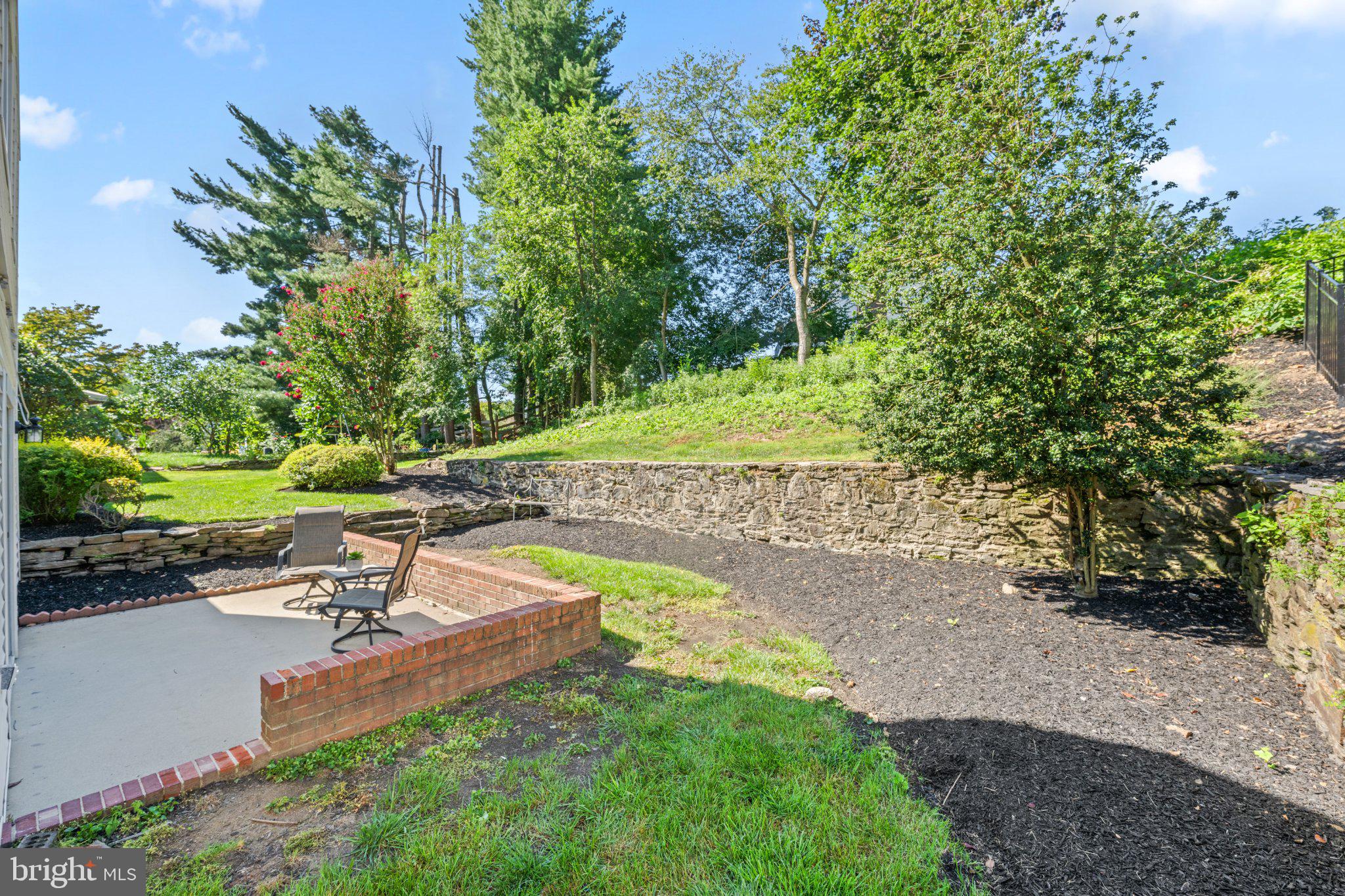 474 Doe Run Lane Springfield, PA 19064 - Photo 34 of 43 Lovely Landscaping