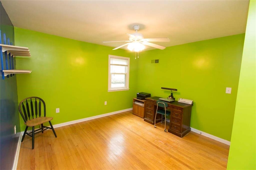 106 Johnston Road Pittsburgh, PA 15241 - Photo 9 of 21 Gallery Image 9