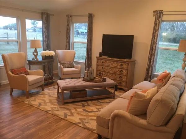 $1,900 | 1200 Choctaw Lane, Brenham, TX 77833