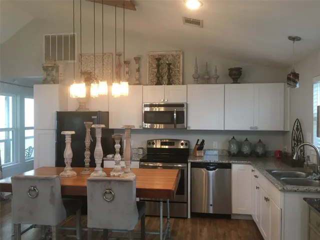 $1,950 | 1200 Choctaw Lane, Brenham, TX 77833