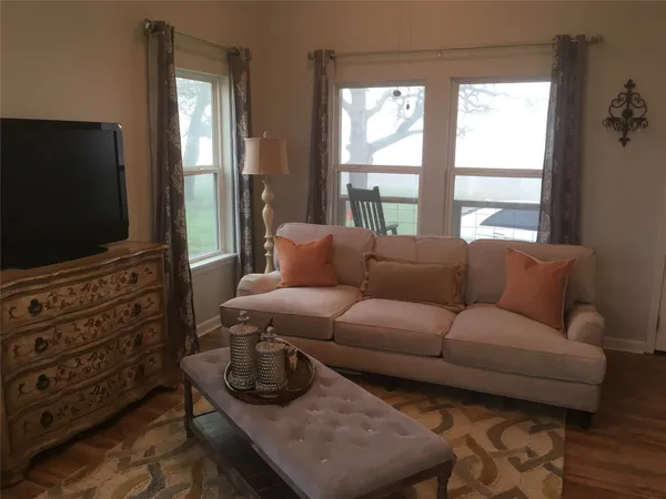 $1,900 | 1200 Choctaw Lane, Brenham, TX 77833