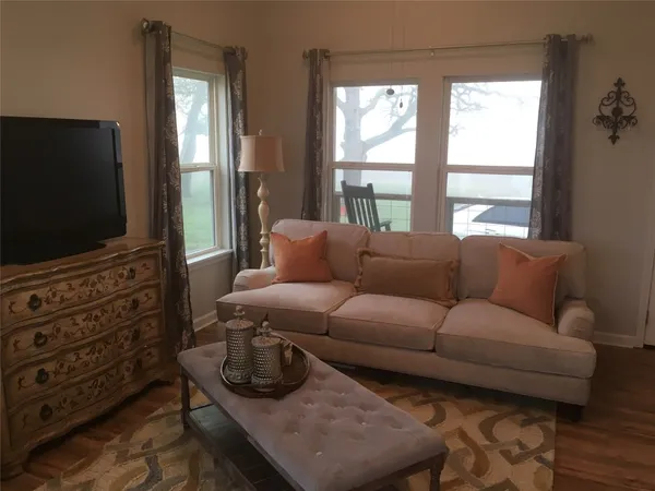 $1,900 | 1200 Choctaw Lane, Brenham, TX 77833
