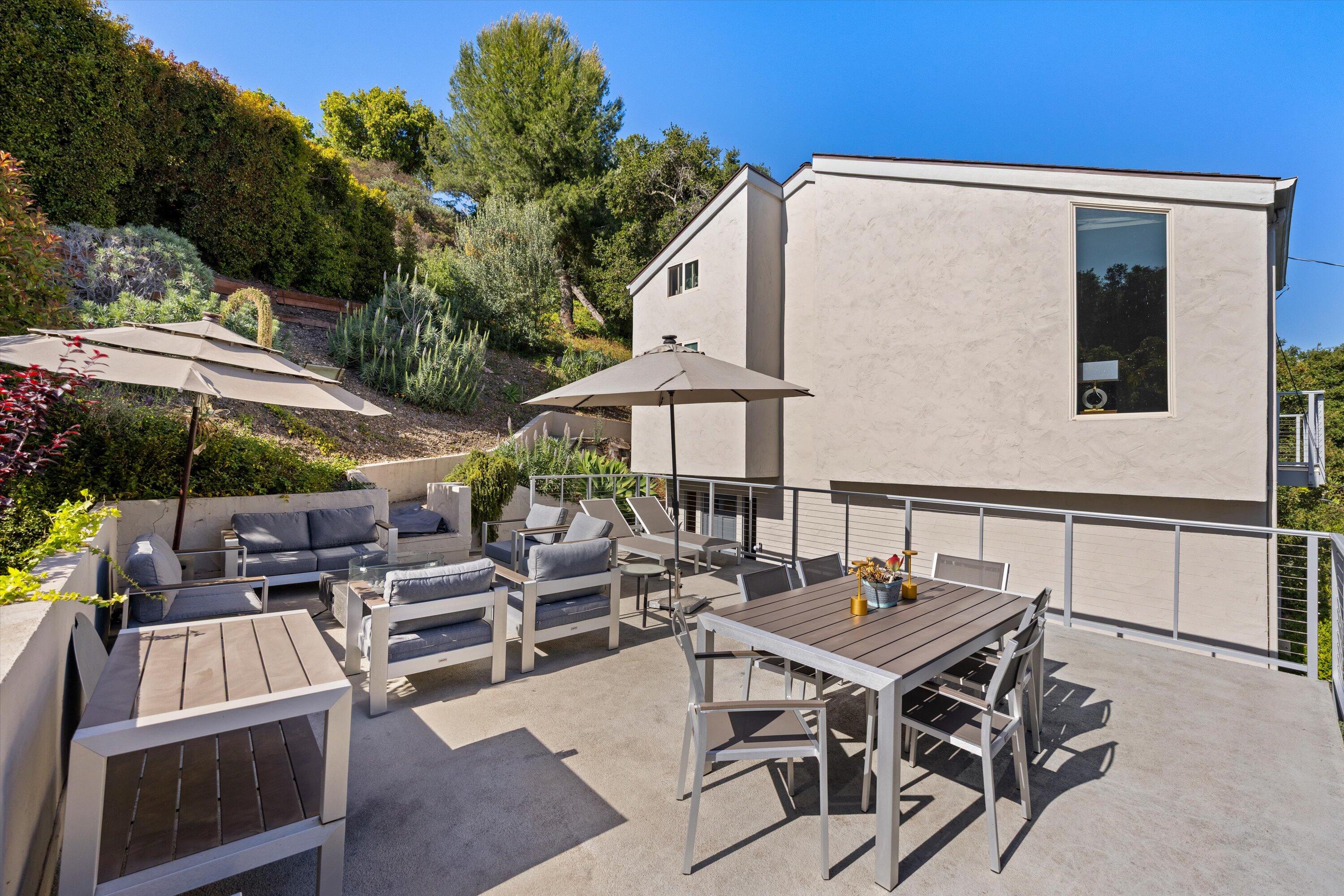840 Cheltenham Road Santa Barbara, CA 93105 - Photo 31 of 36 Deck