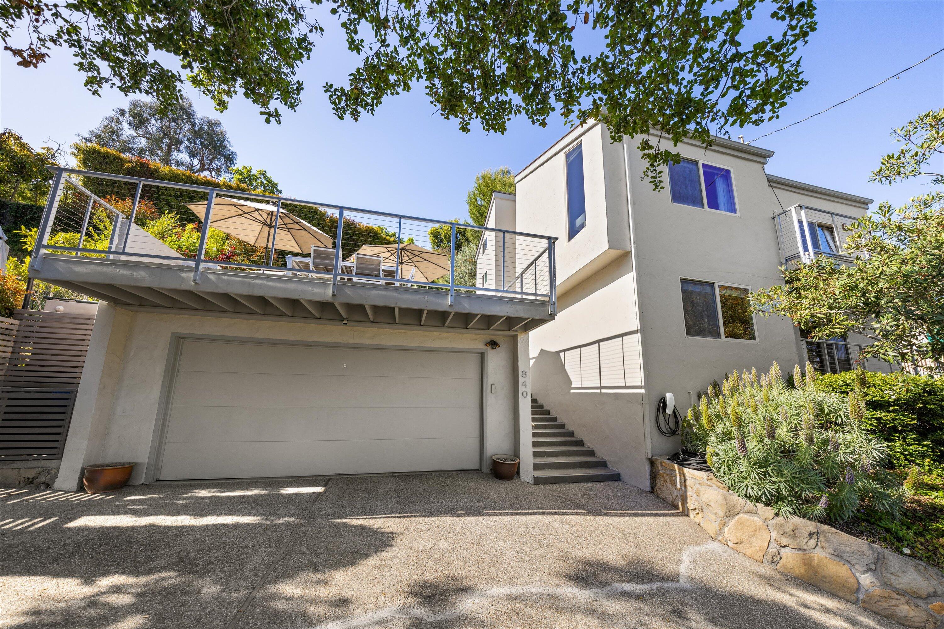 840 Cheltenham Road Santa Barbara, CA 93105 - Photo 5 of 36 Front Exterior/Driveway