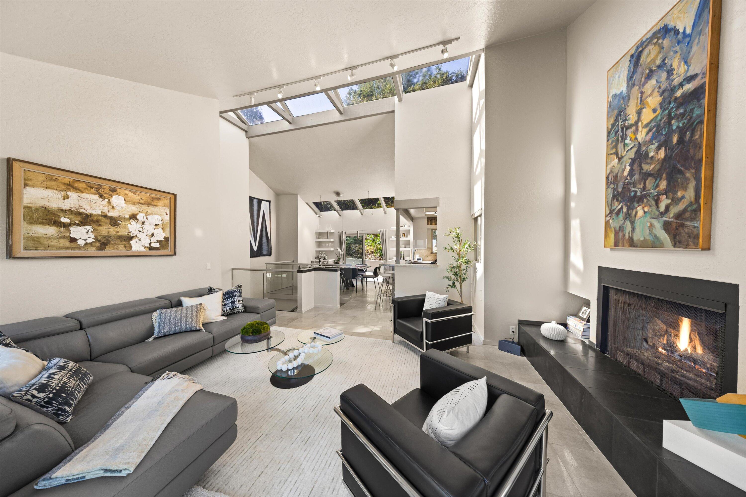 840 Cheltenham Road Santa Barbara, CA 93105 - Photo 8 of 36 Living Room
