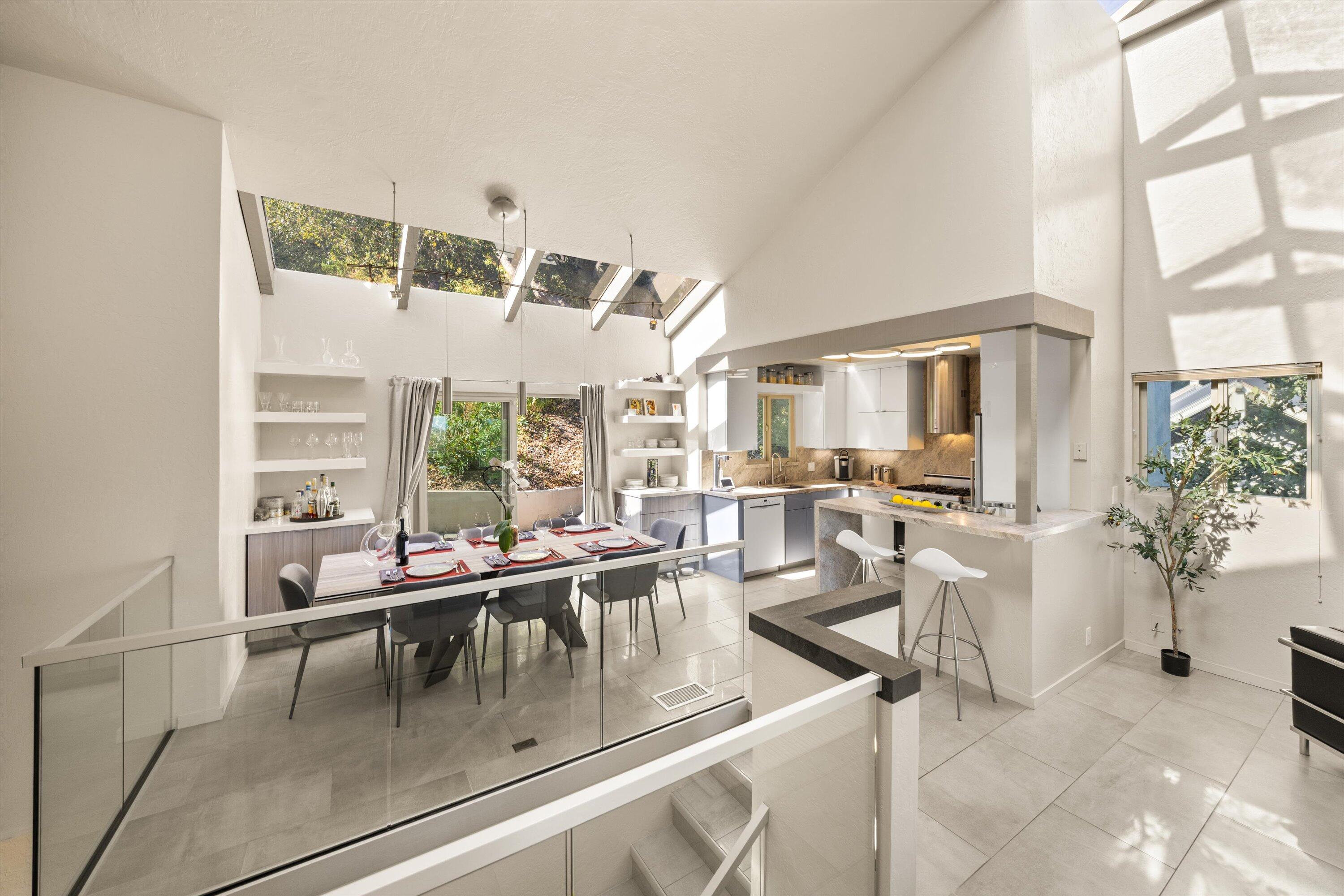 840 Cheltenham Road Santa Barbara, CA 93105 - Photo 10 of 36 Dining/Kitchen