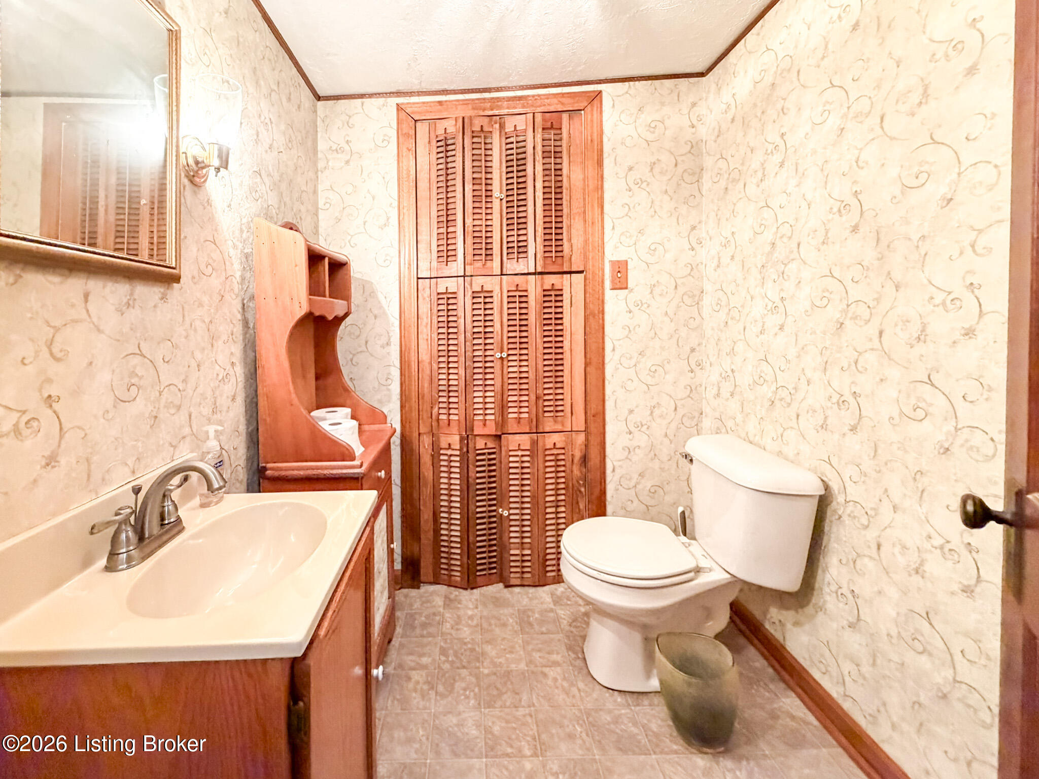 3592 Waddy Road Waddy, KY 40076 - Photo 28 of 80 Half Bath