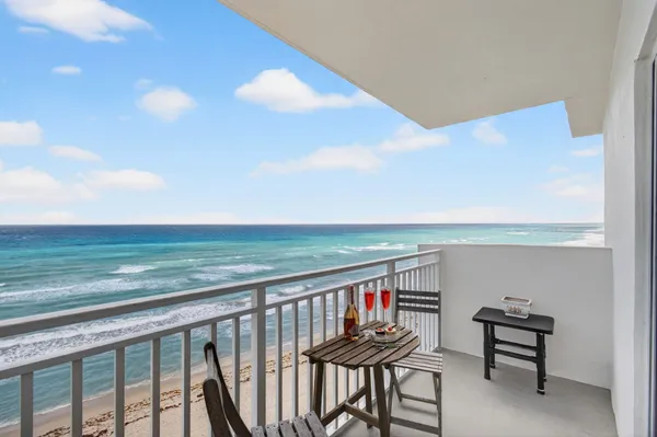 $5,500 | 4511 South Ocean Boulevard, Unit 807, Highland Beach, FL 33487