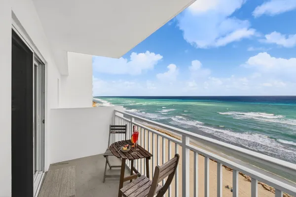 $5,500 | 4511 South Ocean Boulevard, Unit 807, Highland Beach, FL 33487