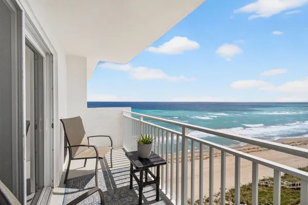 $5,500 | 4511 South Ocean Boulevard, Unit 807, Highland Beach, FL 33487