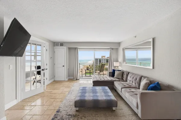 $5,500 | 4511 South Ocean Boulevard, Unit 807, Highland Beach, FL 33487