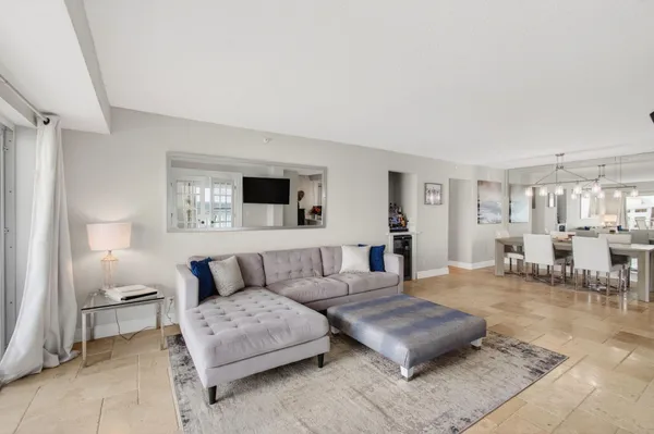 $5,500 | 4511 South Ocean Boulevard, Unit 807, Highland Beach, FL 33487