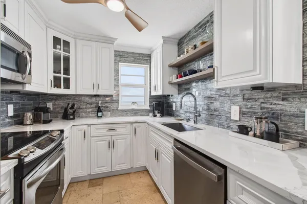 $5,500 | 4511 South Ocean Boulevard, Unit 807, Highland Beach, FL 33487